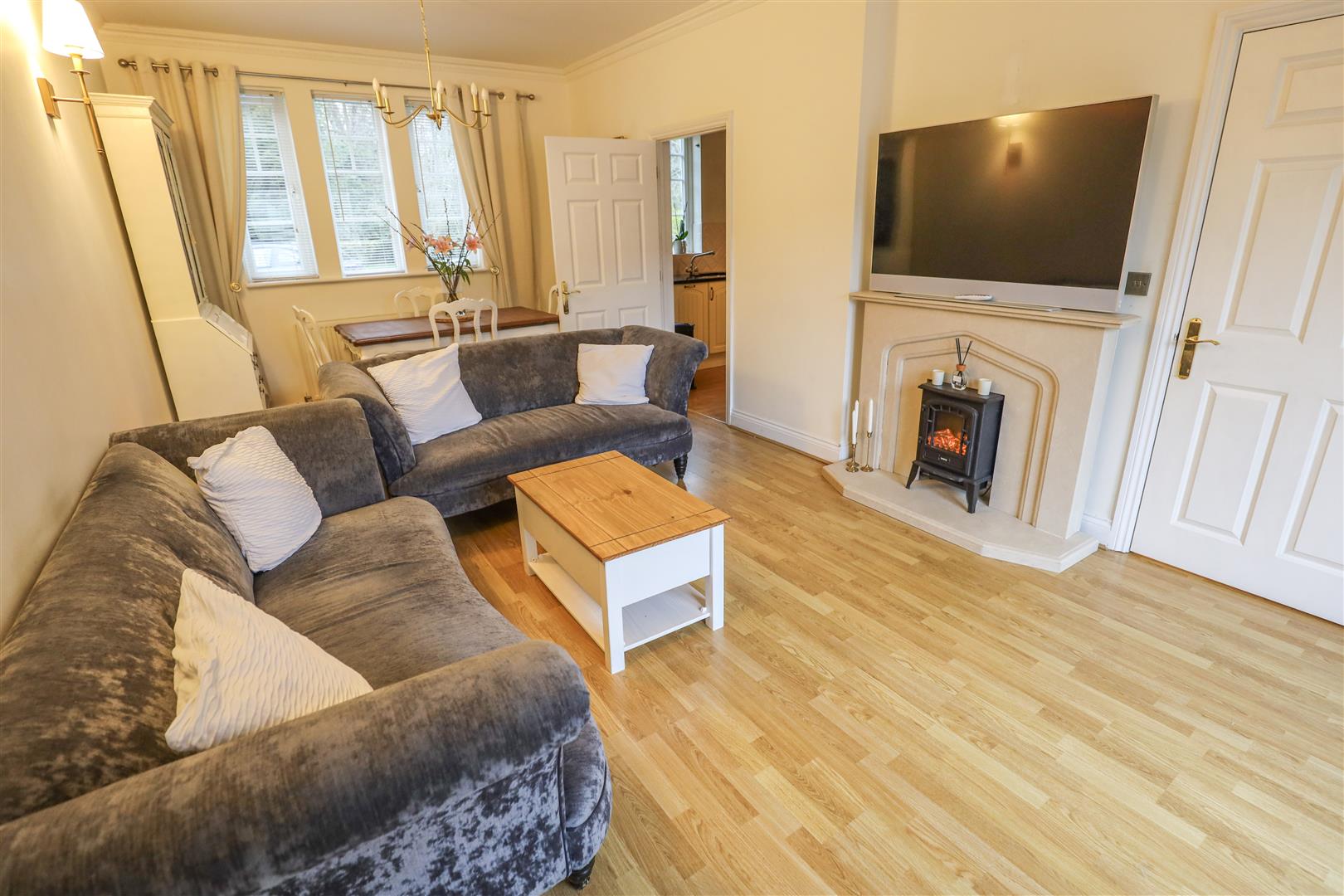 2 Western Courtyard, Talygarn Manor, Talygarn, Pontyclun, Rhondda Cynon Taff, CF72 9WR